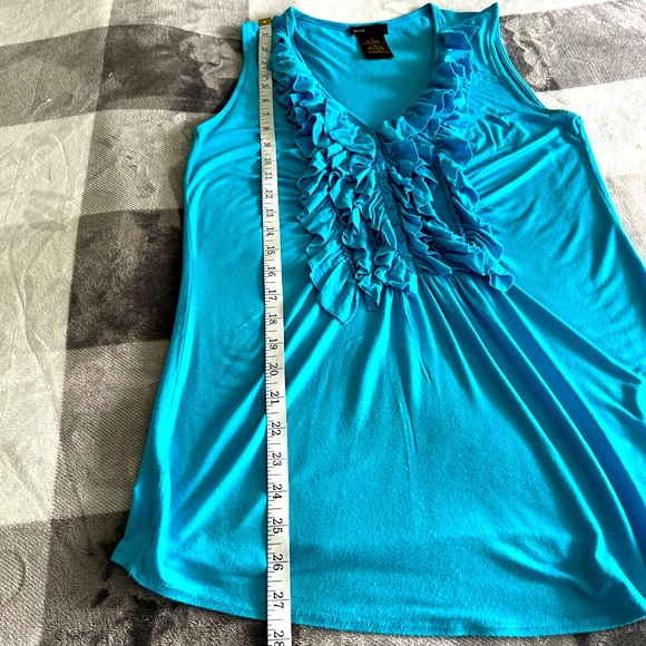 Beautiful Blue, Sleeveless, Ruffle Collar Top. - Picture 6 of 6